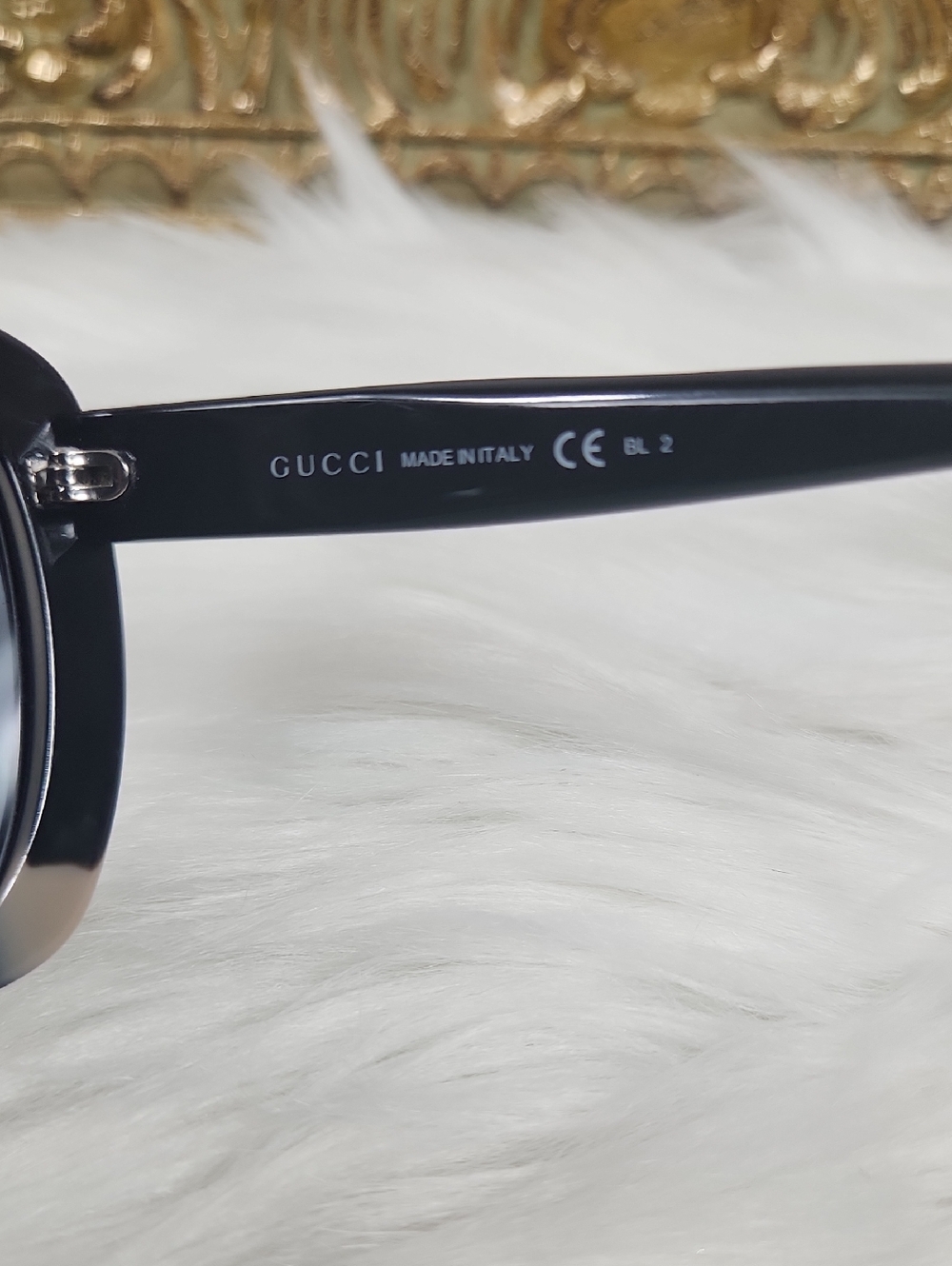 Gucci Navy Blue Women's Sunglasses with Branded Case - Picture 5 of 6